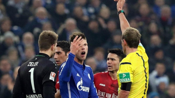 Huntelaar'a 6 maç ceza
