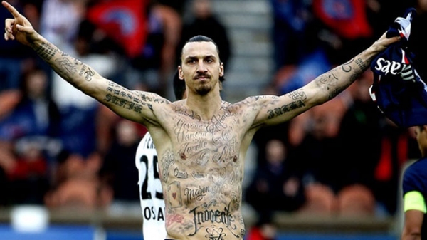 Ibrahimovic dövmeleri sildirdi..