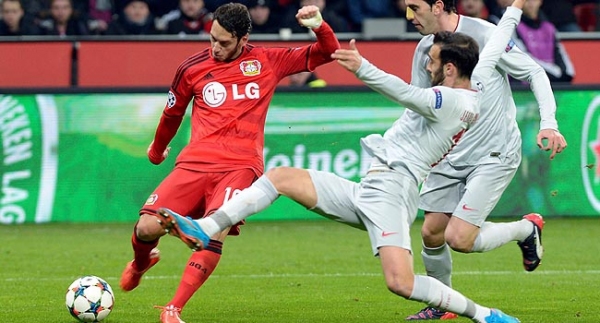 Leverkusen Atletico'yu Hakan'la yıktı