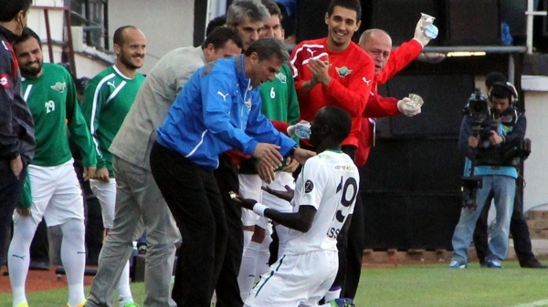 Oumar Niasse, Hamza Hamzaoğlu'na mesaj gönderdi