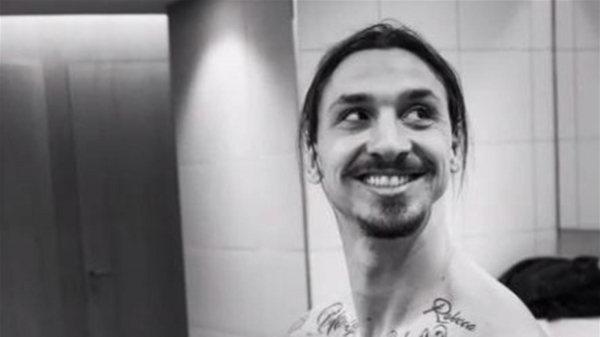 Zlatan Ibrahimovic dövmelerini sildirdi