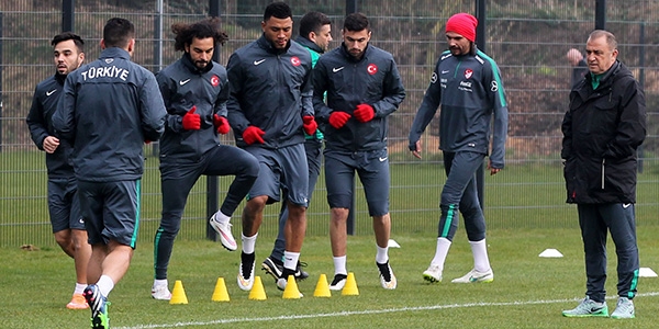 Fatih Terim'in savunma tercihi merak konusu!