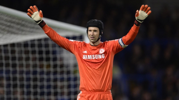 Arsenal, Petr Cech'in kararını vermesini bekliyor