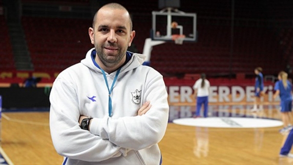 Fenerbahçe'nin yeni koçu Erman Okerman oldu