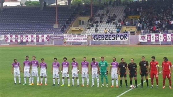 Gebzespor taraftarları canlı yayını bastı