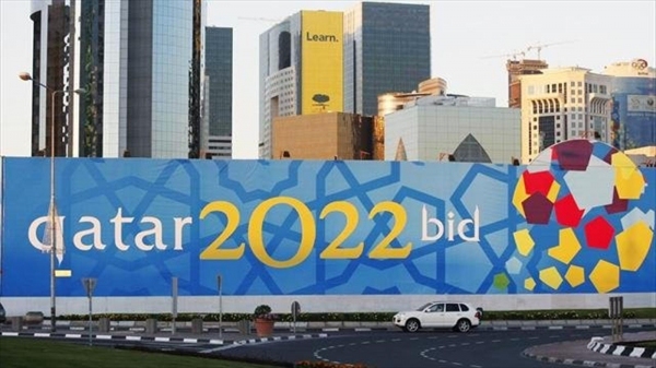 Katar 2022 belgeseline gözaltı engeli