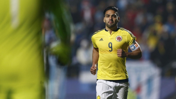 Falcao resmen Chelsea'de