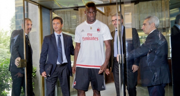 Balotelli Milan'a döndü!