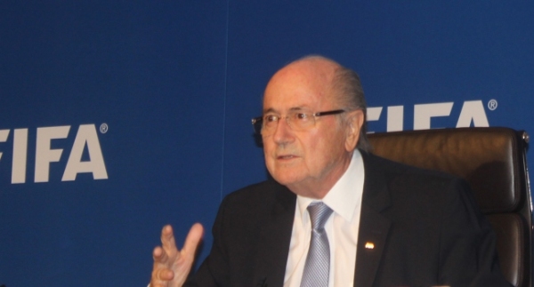 Blatter, IOC üyeliğini bıraktı