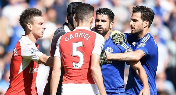 Gergin derbide Chelsea Arsenal'i yıktı