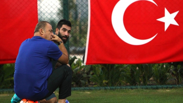 Fransız basınından Fatih Terim ve Arda Turan'a eleştiri!