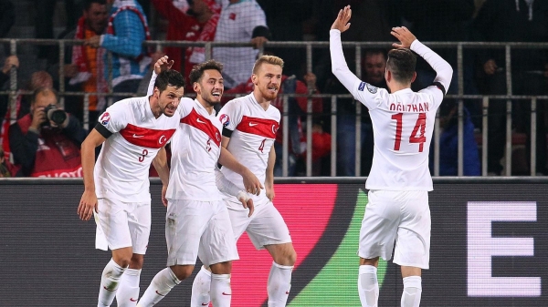 Hakan Çalhanoğlu: "Türkiye'siz Euro 2016 olmaz"