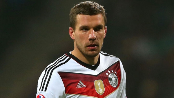 Podolski kadrodan çıkarıldı..