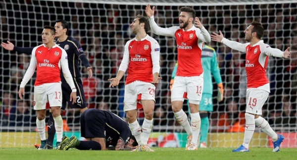 Arsenal şansını son haftaya bıraktı