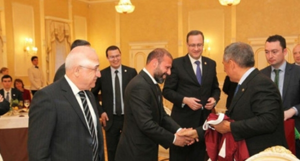 Gökdeniz'i sarılarak karşıladı!