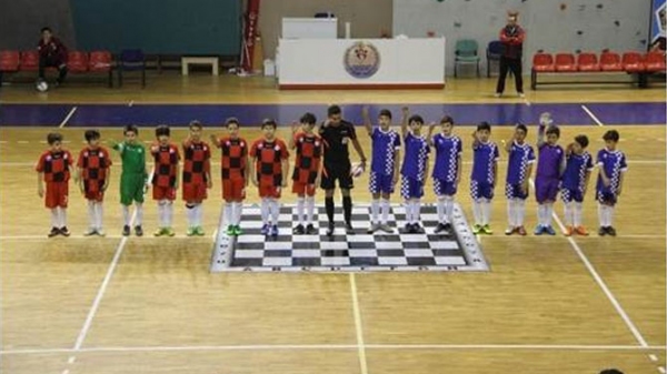 Futbol ve satranç birleşti. İşte yeni sporun adı!