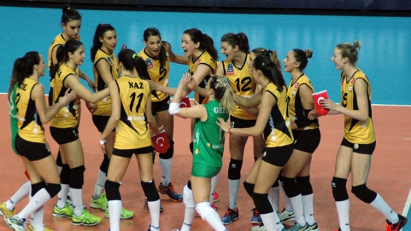 Vakıfbank güle oynaya