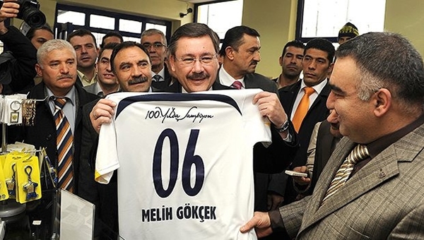 Melih Gökçek'ten Ankaragücü yönetimine "teşekkür"