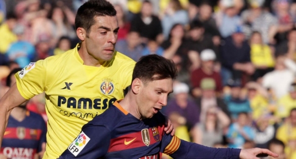 Messi, kadın taraftarı bayılttı!
