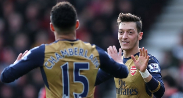 Mesut Özil de altı kişilik listede
