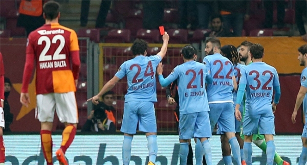 Salih Dursun'u durduran kırmızı!