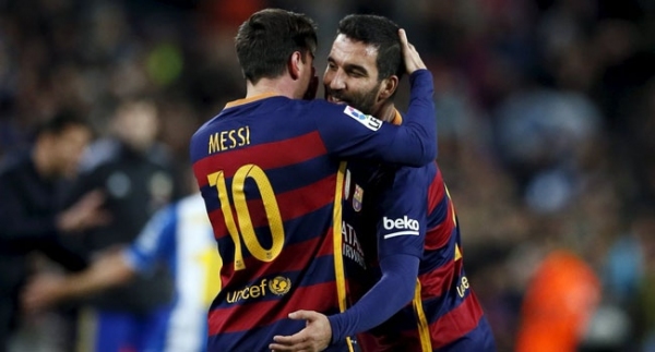 Arda Turan: "33 yaşına kadar Barcelona..."