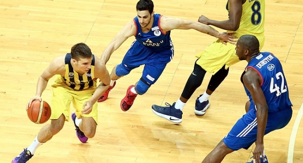 Fenerbahçe şampiyonluk için parkeye çıkıyor
