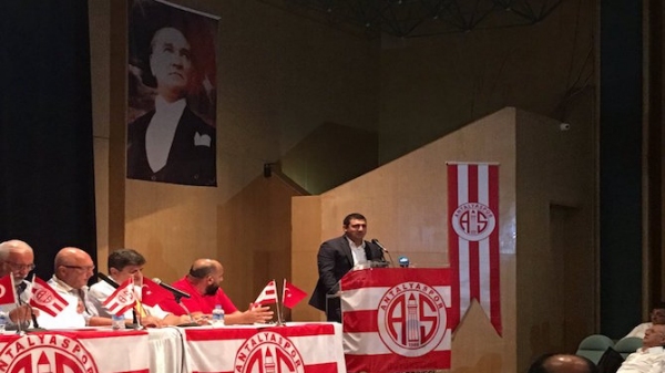 "Gündemimizde kesinlikle Ronaldinho yok"