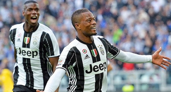 Juventus, Evra'nın sözleşmesini uzattı