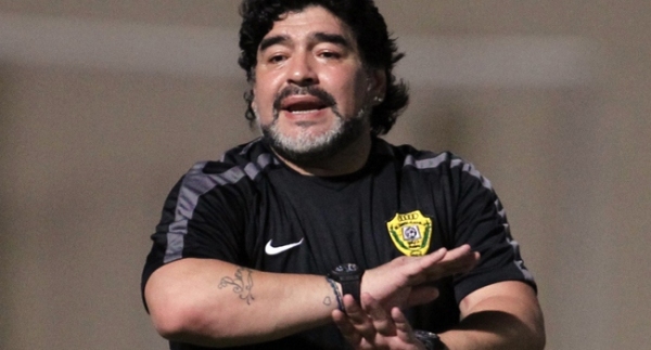 Pele ve Maradona Paris'te antrenör oldu!