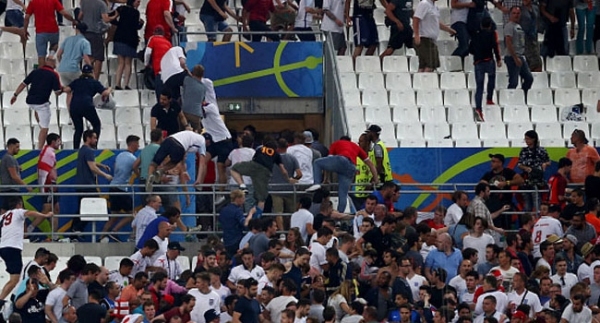 UEFA'dan diskalifiye uyarısı!