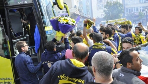 Ankaragücü taraftarı ile buluştu!