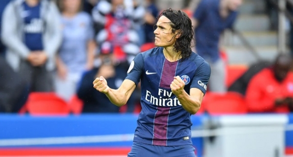 Fransa'da ayın futbolcusu Cavani