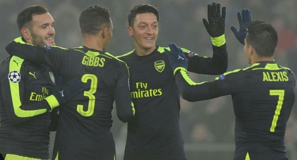 Arsenal, Özil ve Sanchez'le parlıyor
