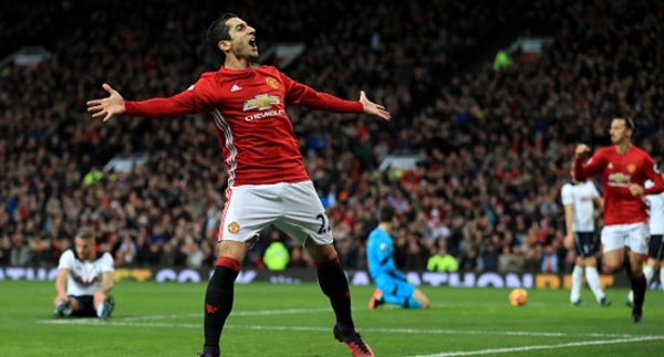 Manchester United nefes aldı
