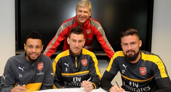 Arsenal yıldızlarıyla sözleşme yeniledi