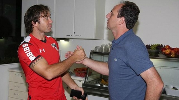 Diego Lugano futbolu bırakıyor mu?