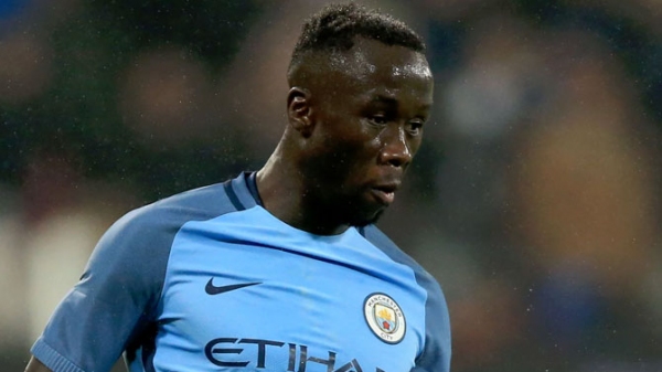 Sagna'ya sosyal medya cezası!