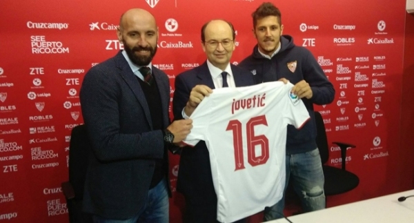 Sevilla, Jovetic'i kiraladı