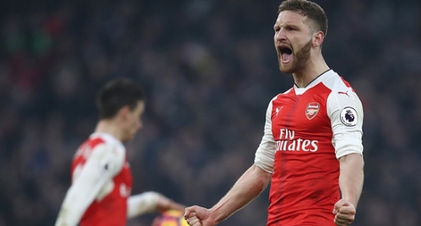 Wenger'in sigortası Mustafi