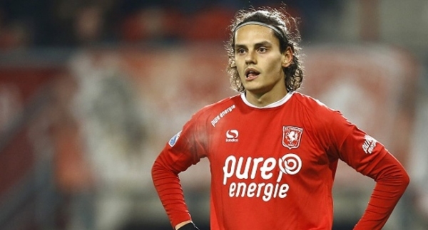 Enes Ünal'dan o pankarta tepki!