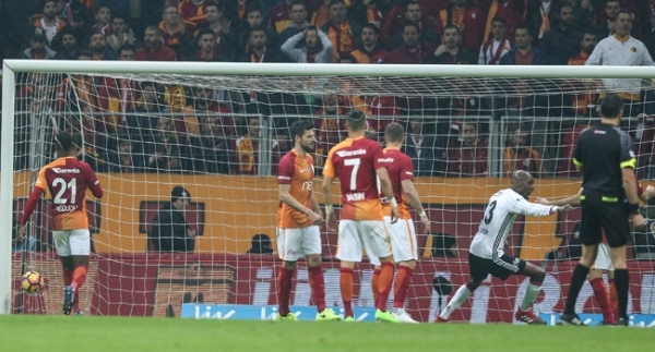 Galatasaray'da düşüş sürüyor