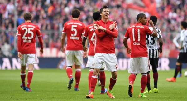 Bayern Münih farkı açıyor