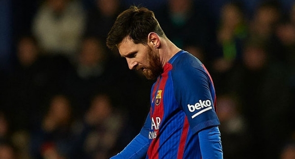 Messi'ye gecikmeli ceza