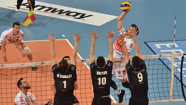 Halkbank finale yükseldi