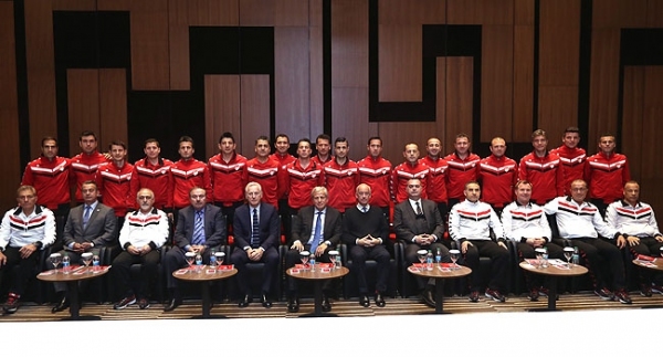IFAB Direktörü, hakemlere VAR'ı anlattı