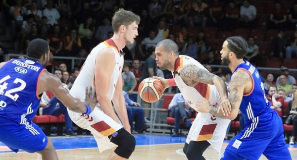 Anadolu Efes ve Galatasaray son virajda