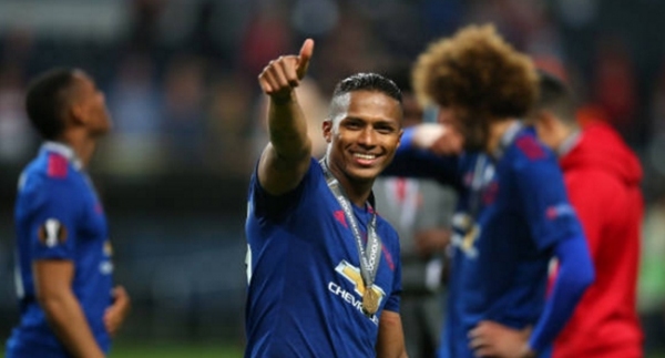 ManU, Valencia'nın sözleşmesini uzattı