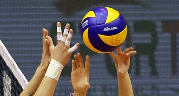 VakıfBank ve Eczacıbaşı şampiyonluk peşinde