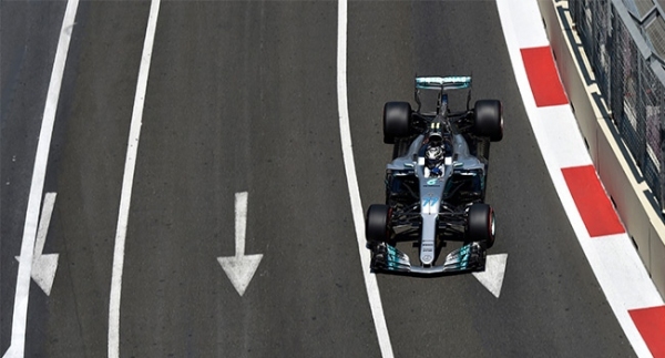 Bottas son sıradan gelip podyuma çıktı